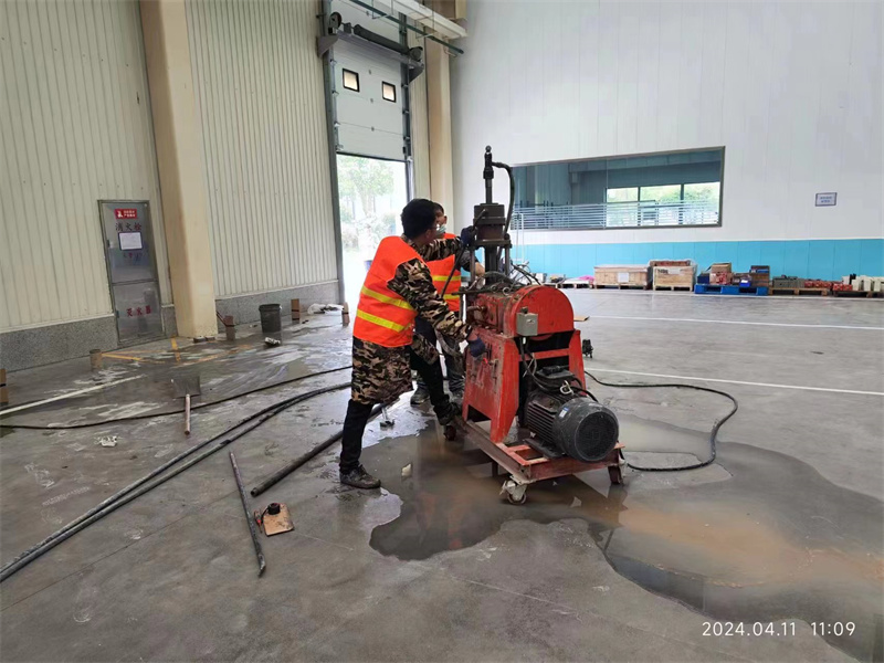 蒲城厂房地面下沉塌陷注浆加固施工